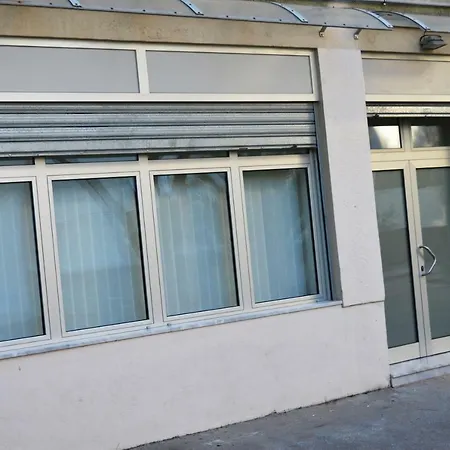 Studio Two Roses Apartment *