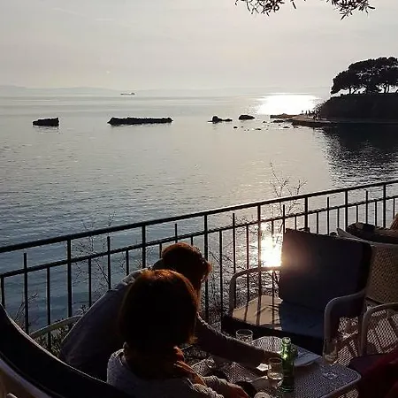 Studio Two Roses Apartment *