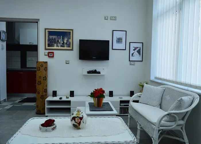 Studio Two Roses Split