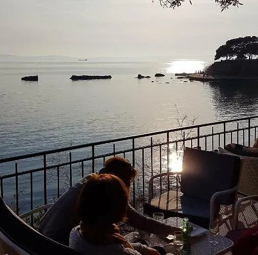 Studio Two Roses Daire *